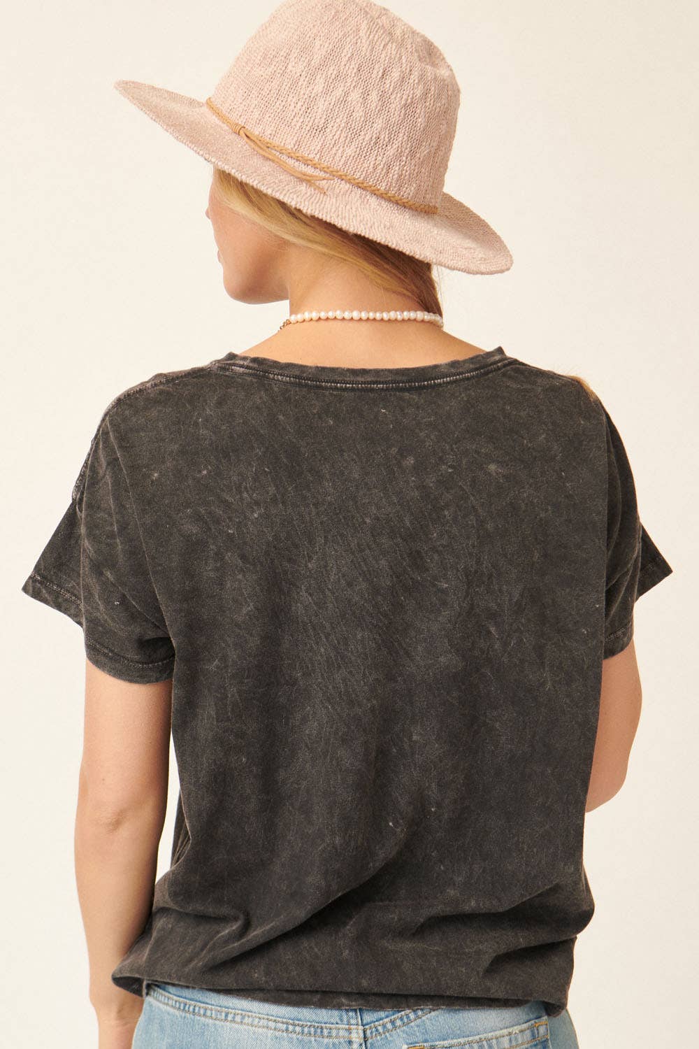 Be Kind Graphic Tee
