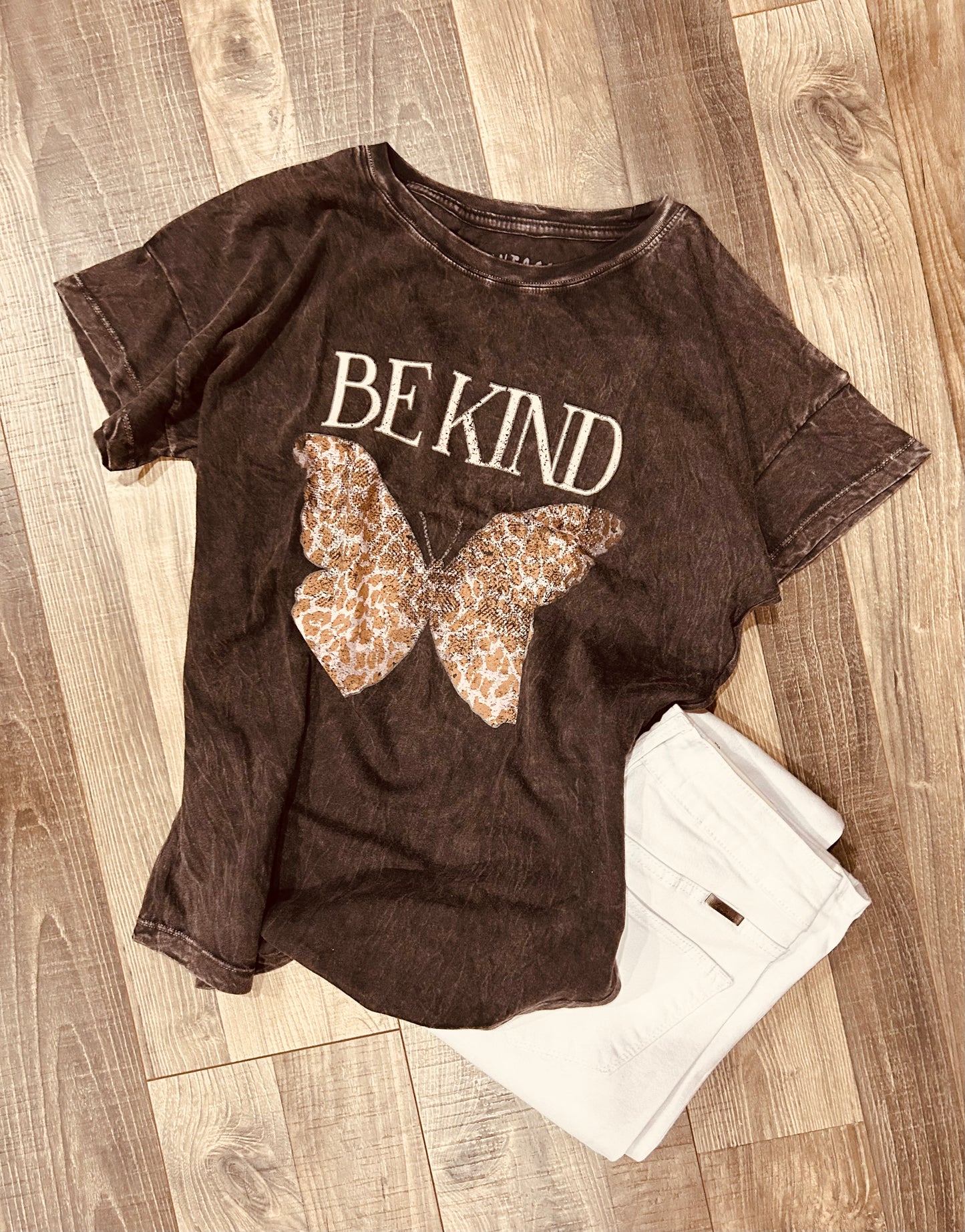 Be Kind Graphic Tee